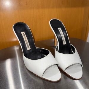 Manolo Blahnik Heels sz 35.5